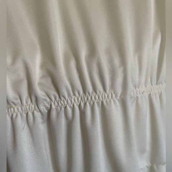 VINTAGE Ivory Blouse with Buttons and Lace Ruffles, Size Medium - Picture 8 of 8